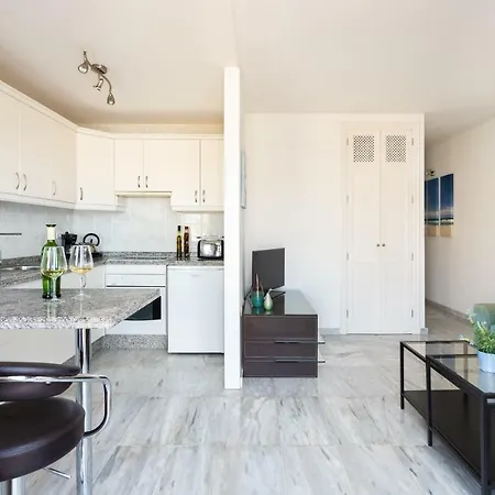 Dinastia Southerly Penthouse: Pool And Terrace شقة